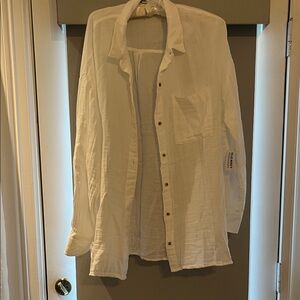 Old Navy Woman’s White Lightweight Blouse/Shirt